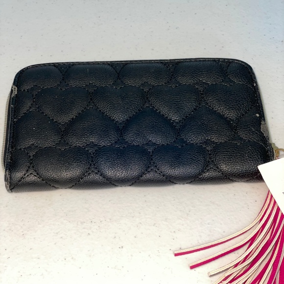 NWT Vintage Betsey Johnson Quilted Tassel Zip Around Wallet Black - Picture 4 of 5